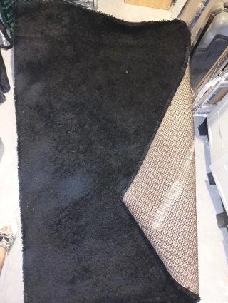 Alfombra IKEA pelo negro