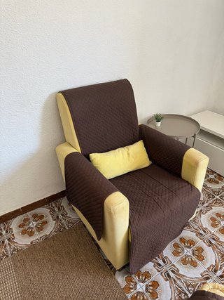 Sillón tela marrón y amarillo