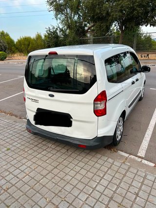 Ford E-Tourneo Courier 2018