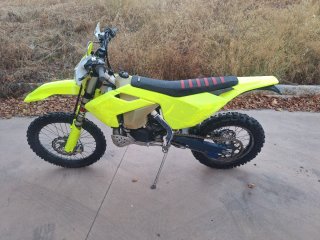 Husqvarna 300 TPI 2019 Amarillo