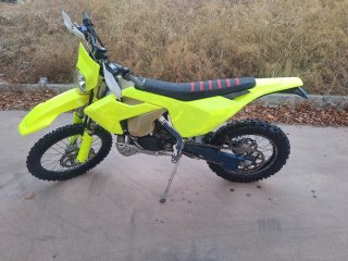 Husqvarna 300 TPI 2019 Amarillo