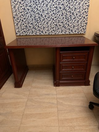 Mesa de despacho de madera