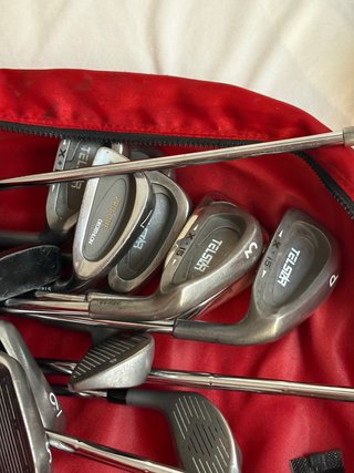 SET DE 16 PALOS DE HOLF + BOLSA WILSON Y TEES.