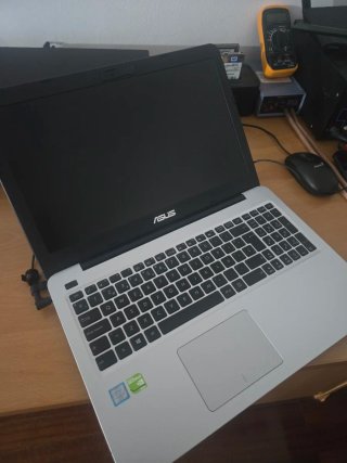 Portátil Asus i7