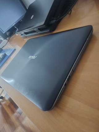 Portátil Asus i7