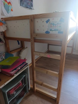 Cama Kura de Ikea