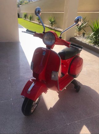 Vespa Eléctrica Infantil Roja