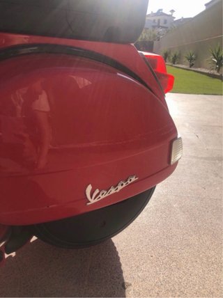 Vespa Eléctrica Infantil Roja