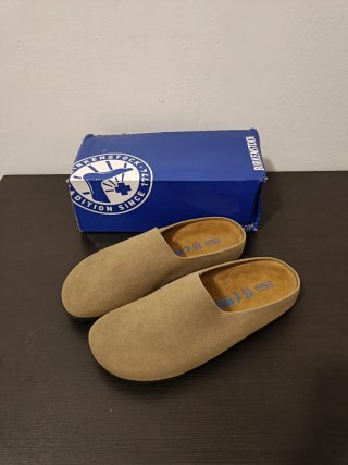 Zuecos Birkenstock Verdes/Taupe. Talla 42.