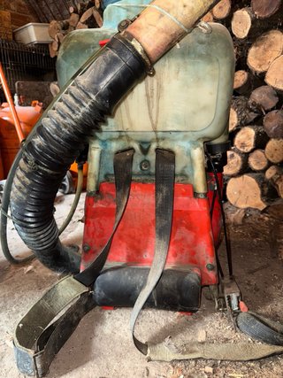Pulverizadora motor antigua
