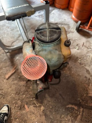 Pulverizadora motor antigua