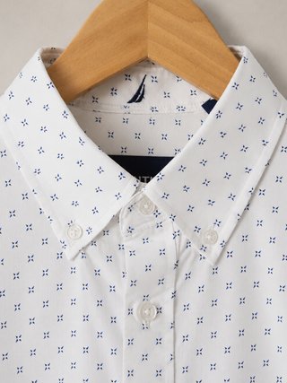 Camisa Nautica manga corta estampada Color Blanco.