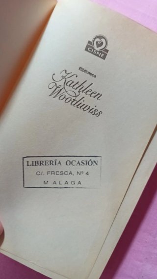 Cenizas al viento - Kathleen Woodiwis