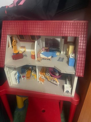 Casa Playmobil con muebles y todos los accesorios