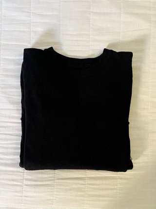Jersey Zara negro con perlas metálicas