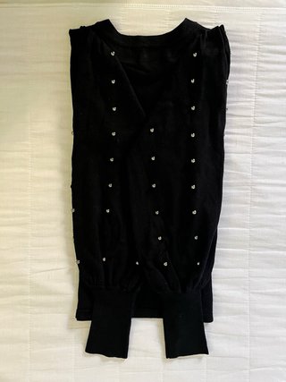 Jersey Zara negro con perlas metálicas