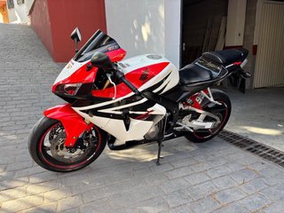 Honda CBR 600 RR Sportbike.