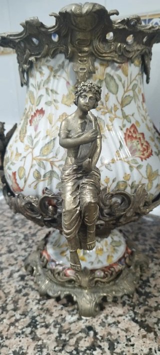 Jarrón Adele Carey Metal Porcelana