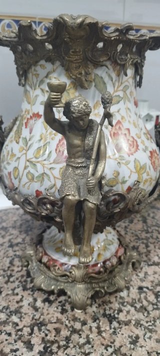 Jarrón Adele Carey Metal Porcelana