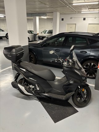 Qj Mtx 125 Negra Maxi Scooter