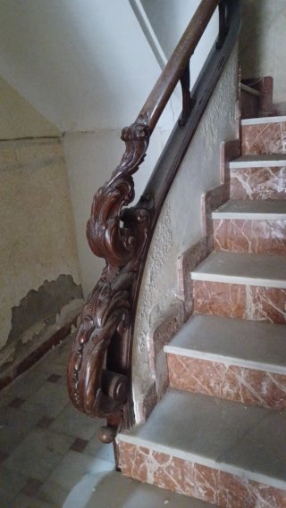 Barandilla de madera vintage tallada