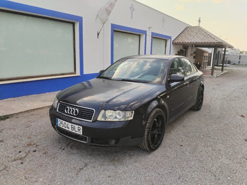 Audi A4 2002 - foto 1