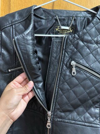 Chaqueta Piel Stradivarius Negra de piel.