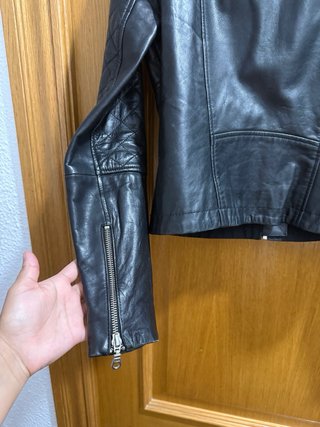Chaqueta Piel Stradivarius Negra de piel.