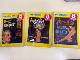 Tres libros de la serie Biblioteca Oro