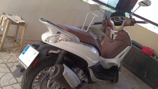 Piaggio Beverly 300 Scooter