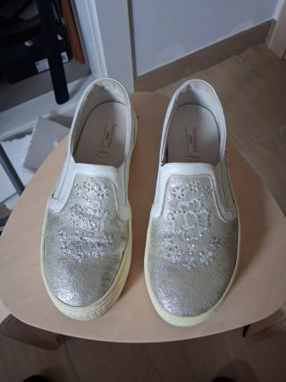 Zapatillas NeroGiardini Piel Plata y Blanco