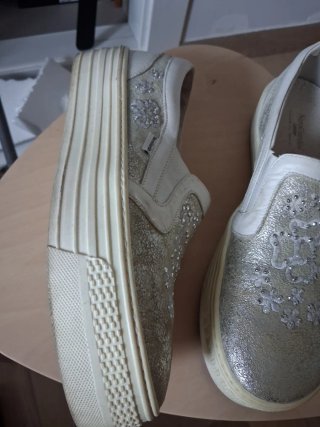 Zapatillas NeroGiardini Piel Plata y Blanco