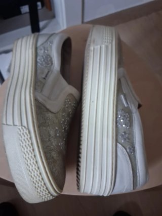 Zapatillas NeroGiardini Piel Plata y Blanco