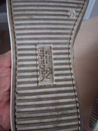 Zapatillas NeroGiardini Piel Plata y Blanco