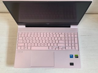 PORTATIL GAMING HP VICTUS ROSA I5 210H 16GB 5050
