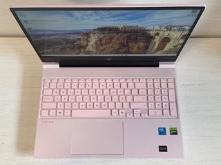 PORTATIL GAMING HP VICTUS ROSA I5 210H 16GB 5050