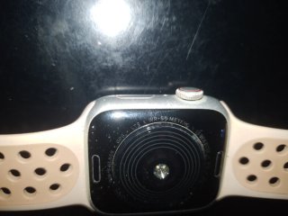 Apple Watch SE 4 Rosa/Argento. Resistente all'acqua.