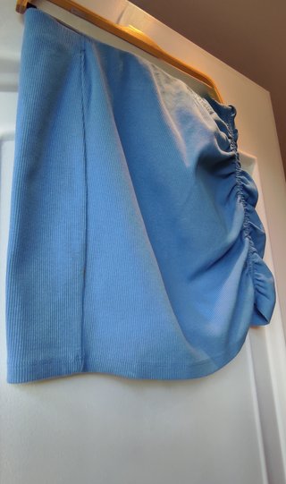 Falda Zara azul fruncida