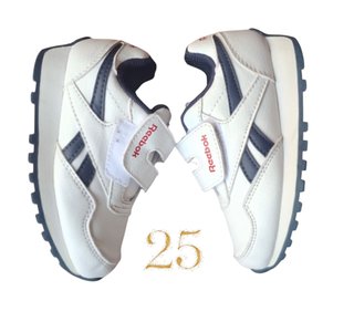 Sapatilhas Brancas Reebok 25