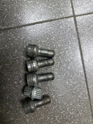 Tornillos antirrobo Grupo VAG