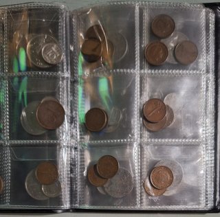 Lote 60 monedas Países Bajos y España con album