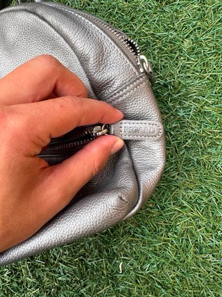 Bolso mochila plateado