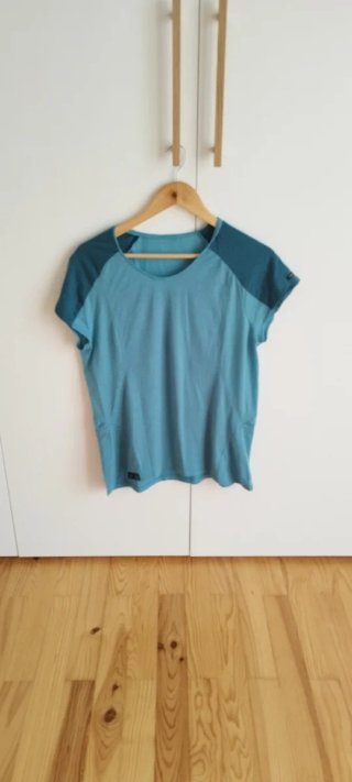 Camiseta deportiva turquesa