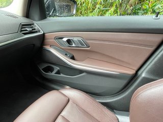 BMW 330e Touring Negro