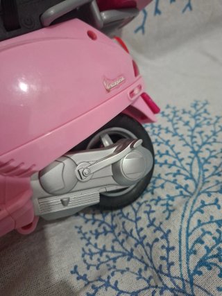 Vespa Barbie Rosa