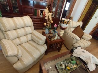 Juego de dos butacas y sofa de tres plazas