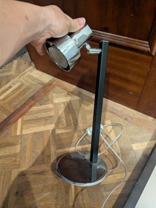 Lámparas LED 2 mesa y 2 techo