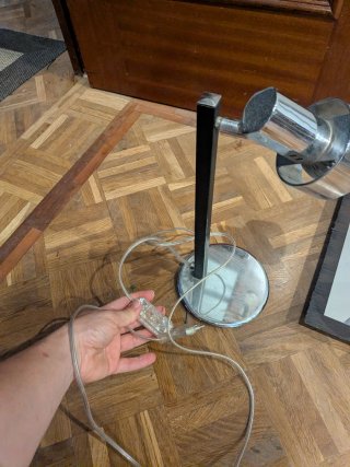 Lámparas LED 2 mesa y 2 techo