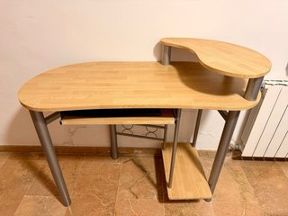 Mesa escritorio madera y metal