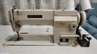 Máquina de coser industrial plana